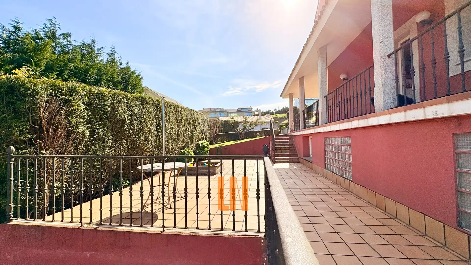 Vista exterior de Casa o xalet en venda en A Coruña Capital  amb Calefacció, Parquet i Terrassa