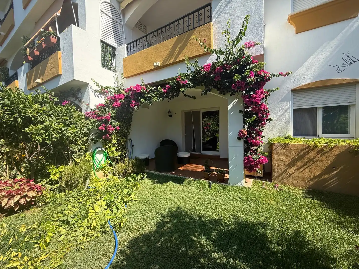 Jardí de Planta baixa de lloguer en Marbella amb Aire condicionat, Terrassa i Piscina