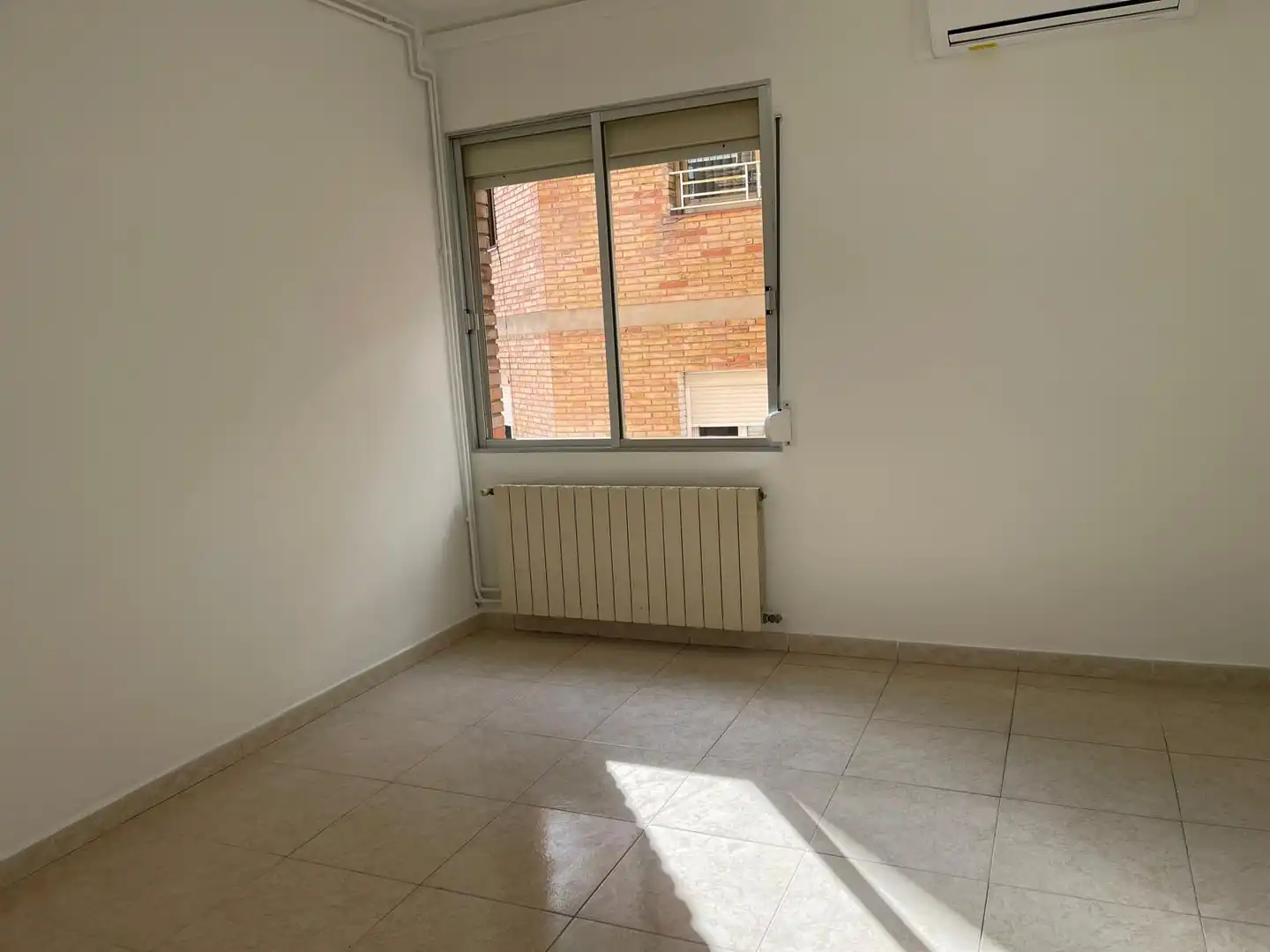 Habitación de Piso en venta en Badalona con Aire acondicionado y Calefacción