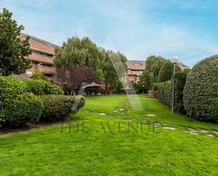 Jardí de Àtic en venda en Majadahonda amb Aire condicionat, Calefacció i Jardí privat