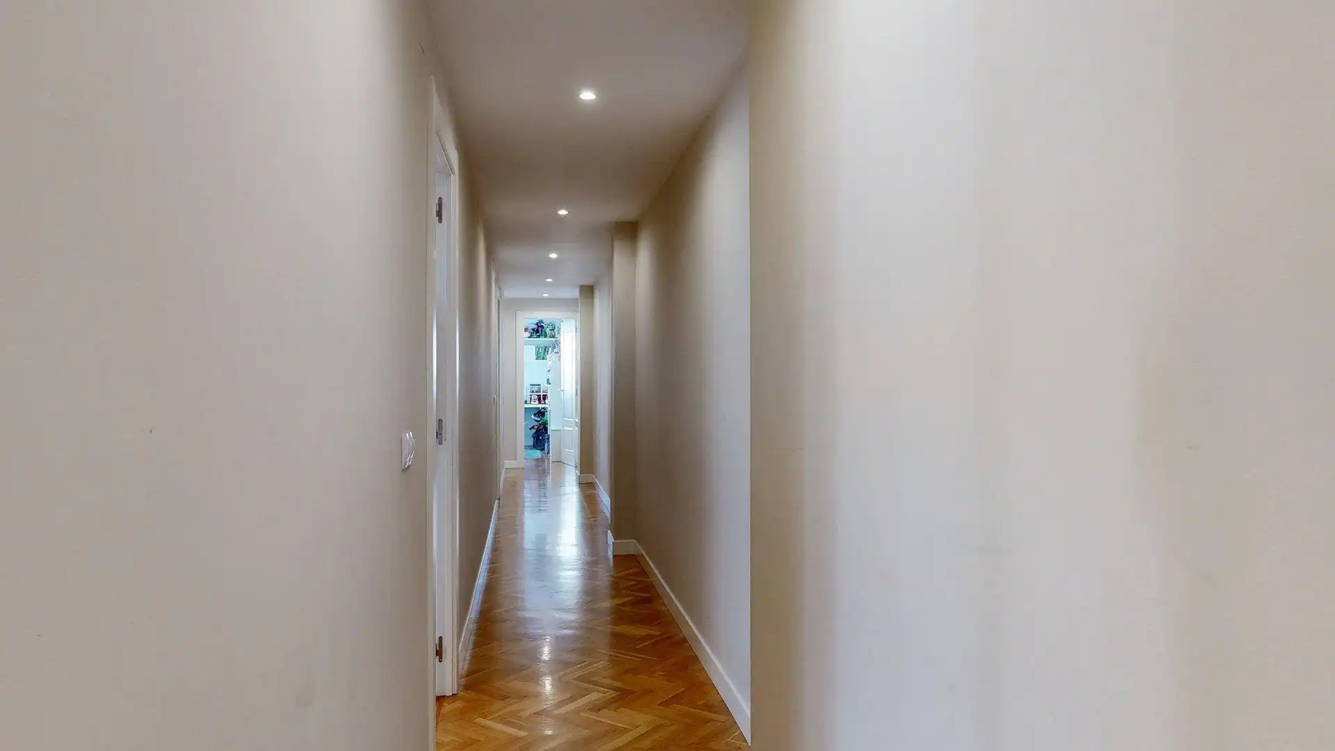 Flat for sale in Zaragoza  with Air Conditioner, Heating and Parquet flooring