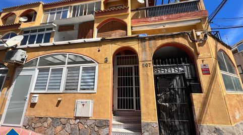 Apartamento con terraza en la provincia de Alicante, en Torrevieja. 2 habitaciones | 149 m² | 600 metros del mar