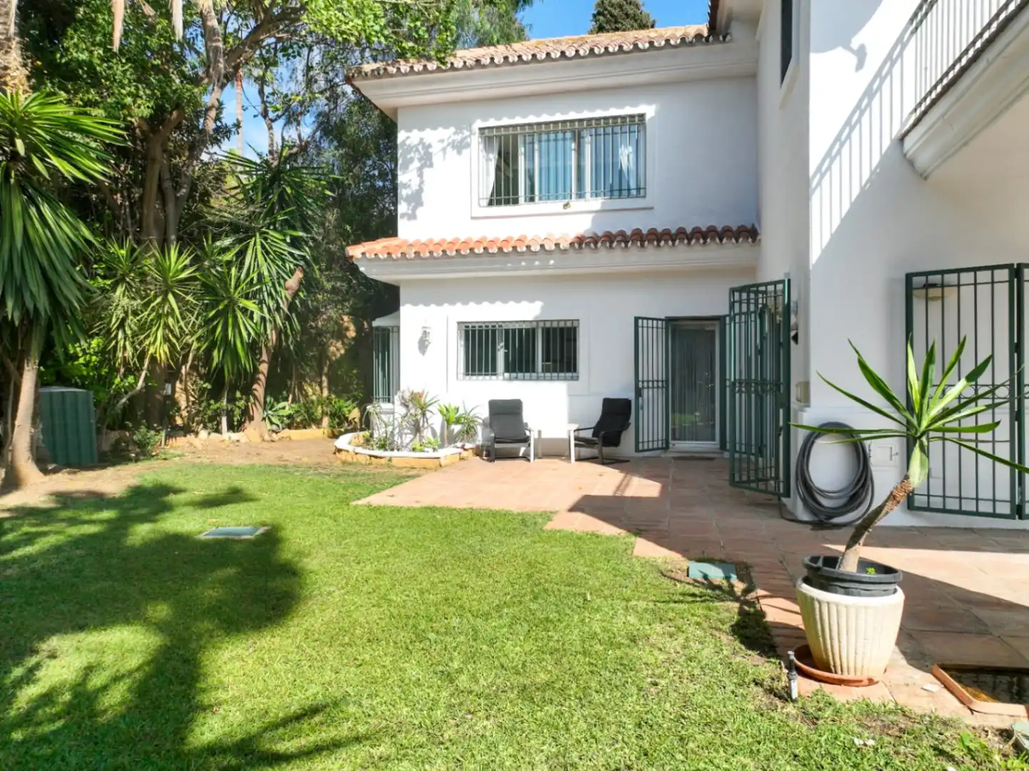 Jardí de Casa o xalet en venda en Marbella amb Aire condicionat, Calefacció i Jardí privat