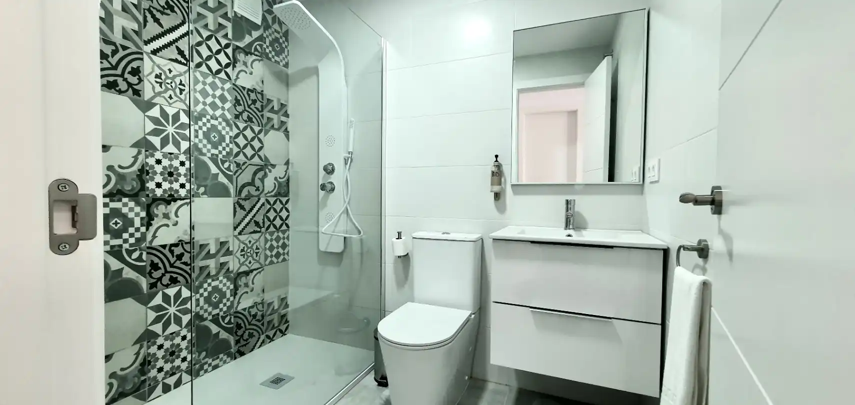 Bathroom of Flat for rent in El Puerto de Santa María