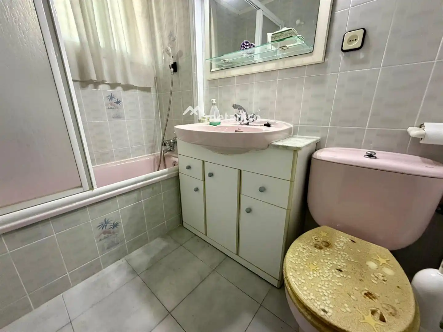 Badezimmer von Dachboden zum Verkauf in El Vendrell mit Klimaanlage, Heizung und Terrasse
