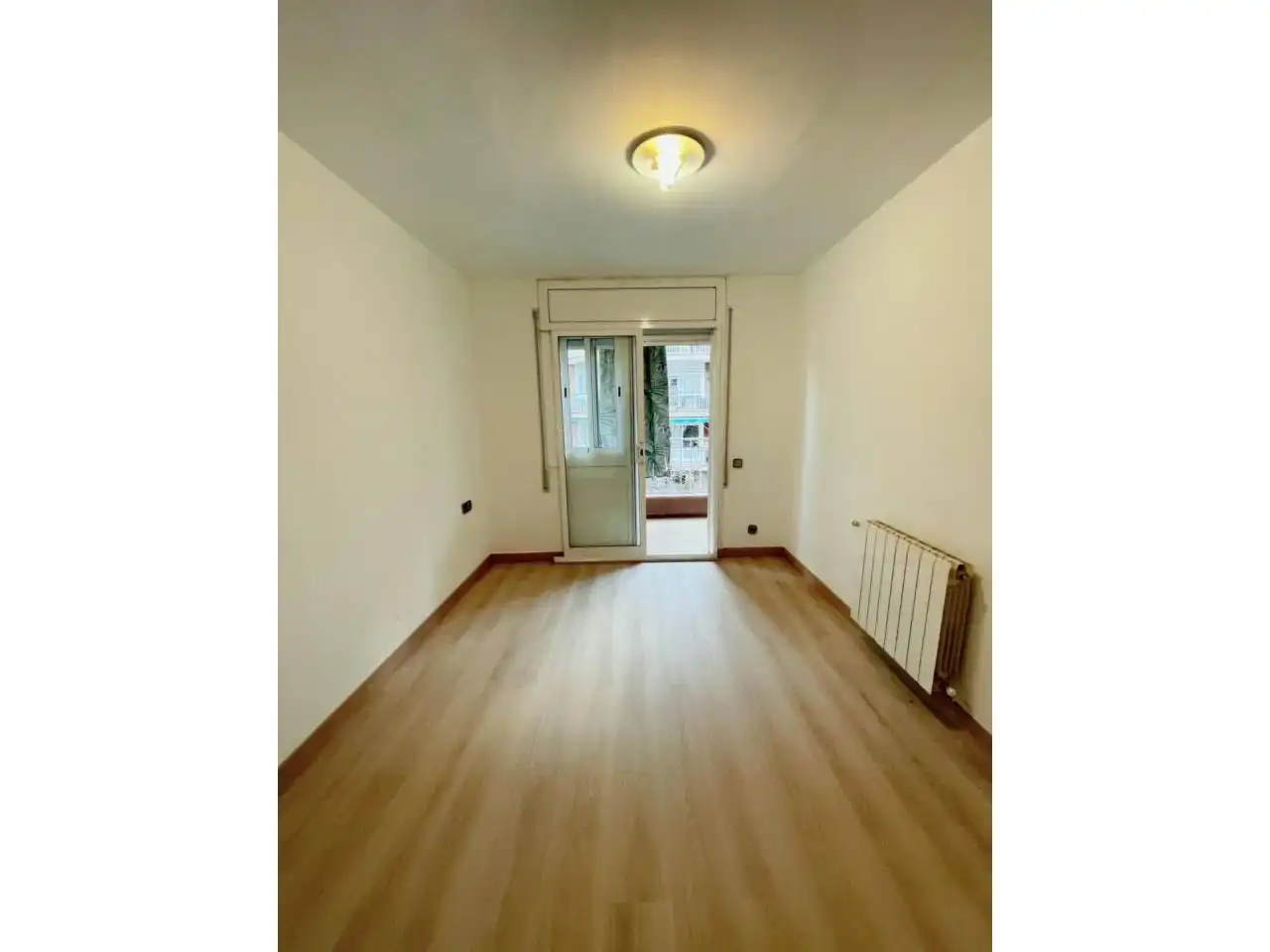 Habitación de Piso en venta en Cerdanyola del Vallès con Calefacción, Parquet y Balcón