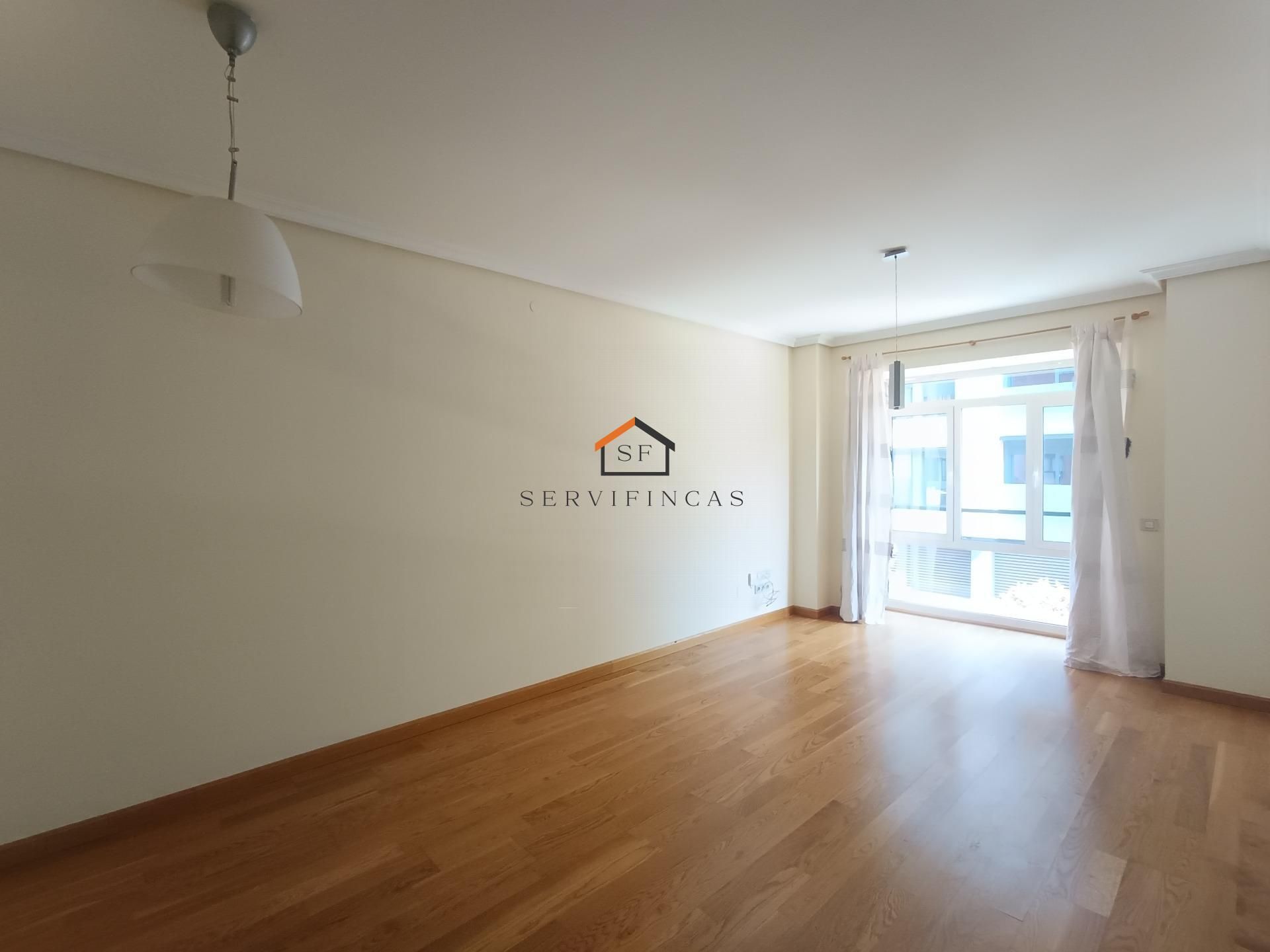 Sala d'estar de Pis de lloguer en  Madrid Capital amb Traster i Piscina comunitària