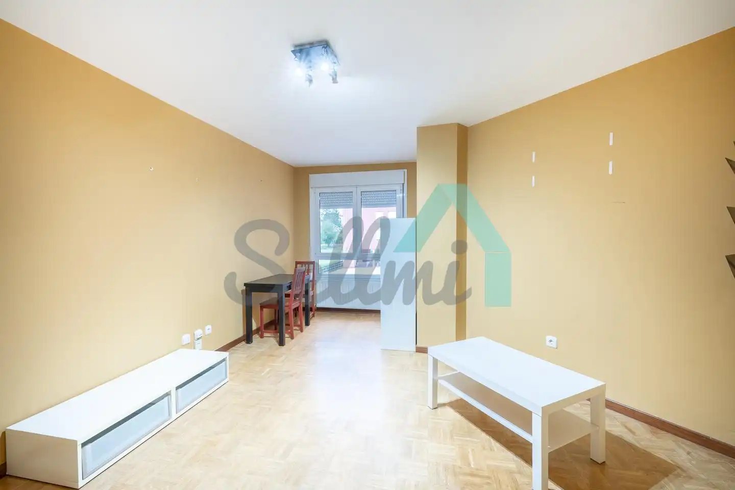 Living room of Flat for rent in Oviedo   with Heating, Parquet flooring and Furnished