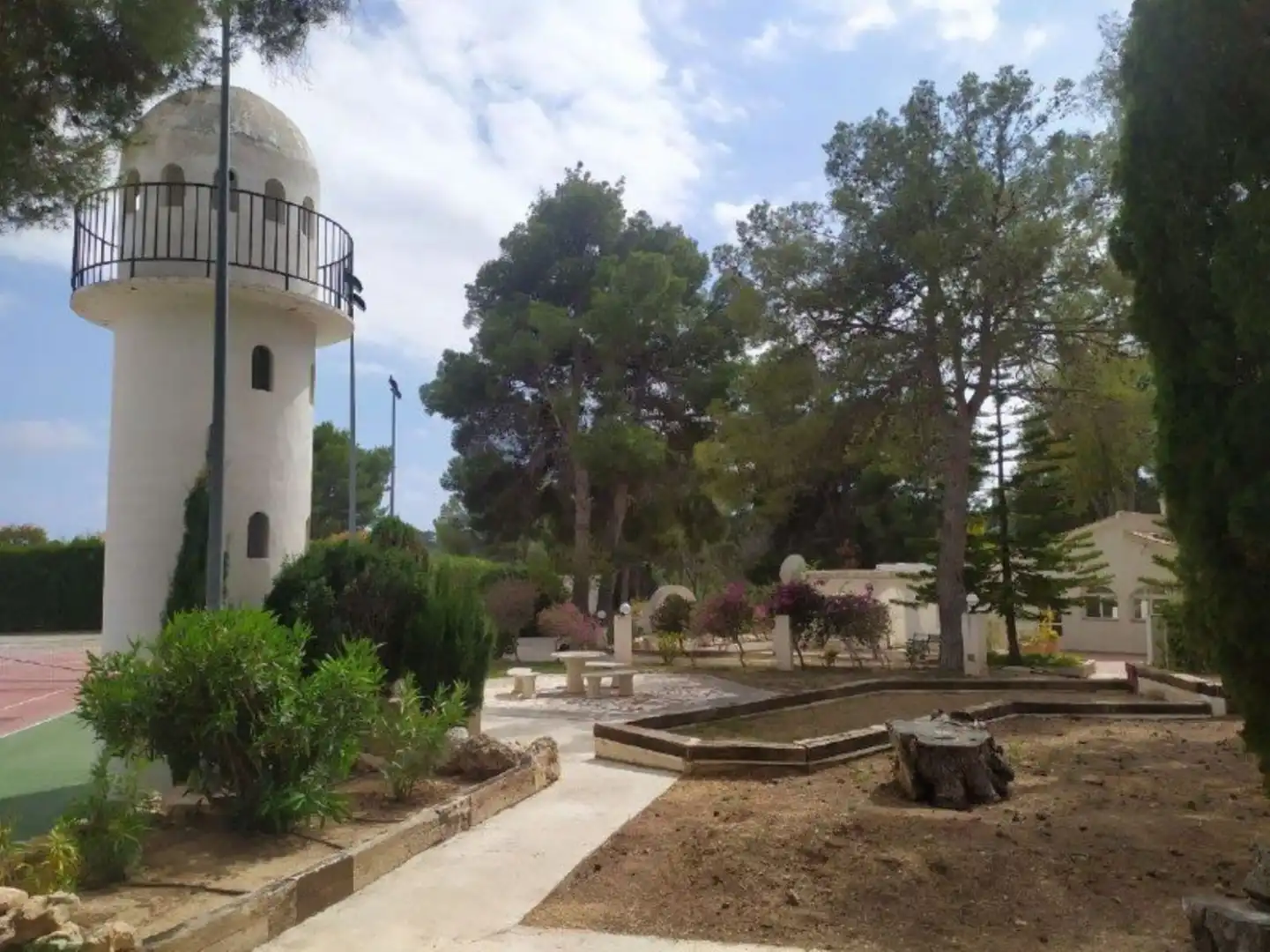 Edificio en venta en Escandinavia - Cautivador