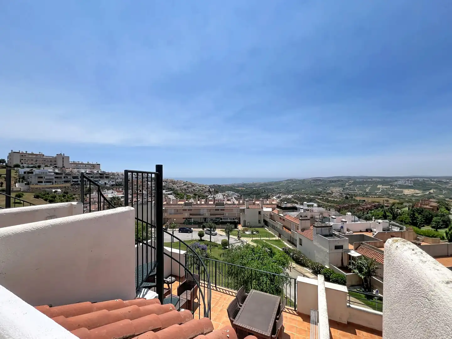 Vista exterior de Ático en venta en Casares con Aire acondicionado, Terraza y Piscina