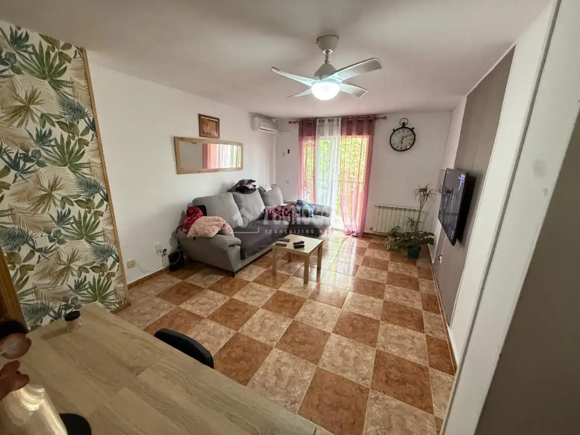 Living room of Flat for sale in Guadalajara  with Air Conditioner, Heating and Balcony