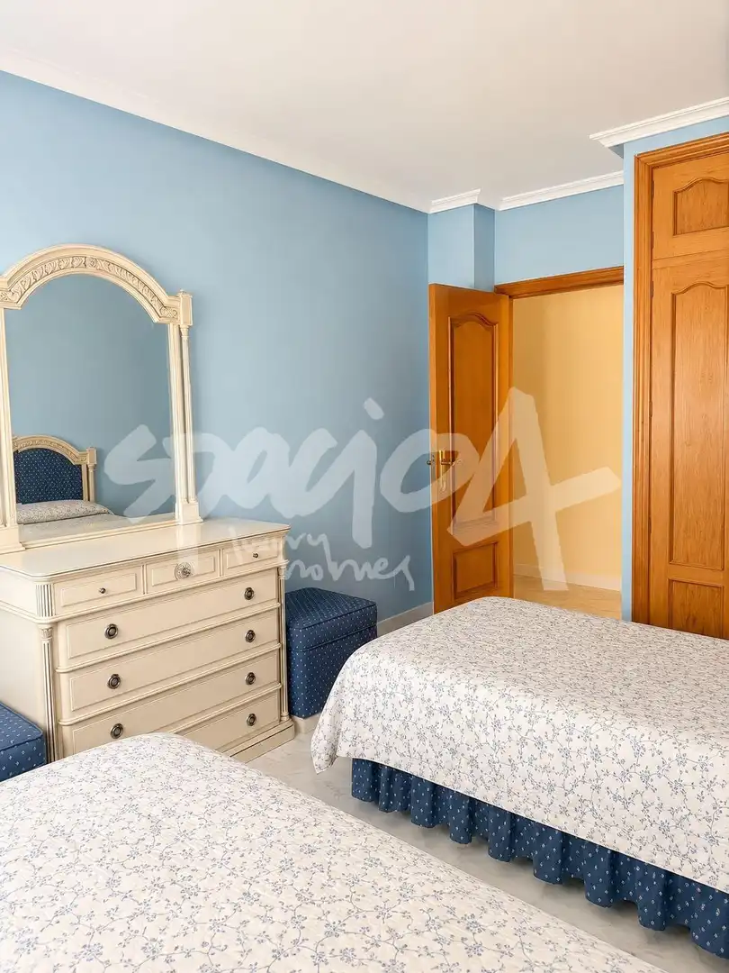 Bedroom of Houses for sale in San Lorenzo de El Escorial  with Community pool