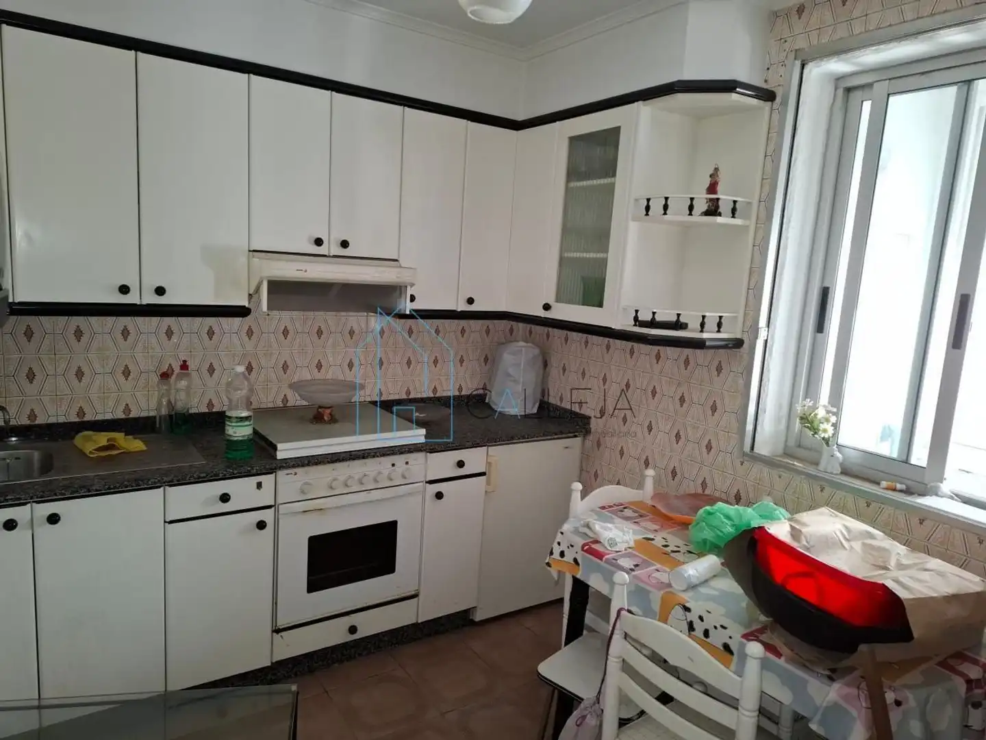 Kitchen of Houses for sale in Ourense Capital   with Heating and Storage room