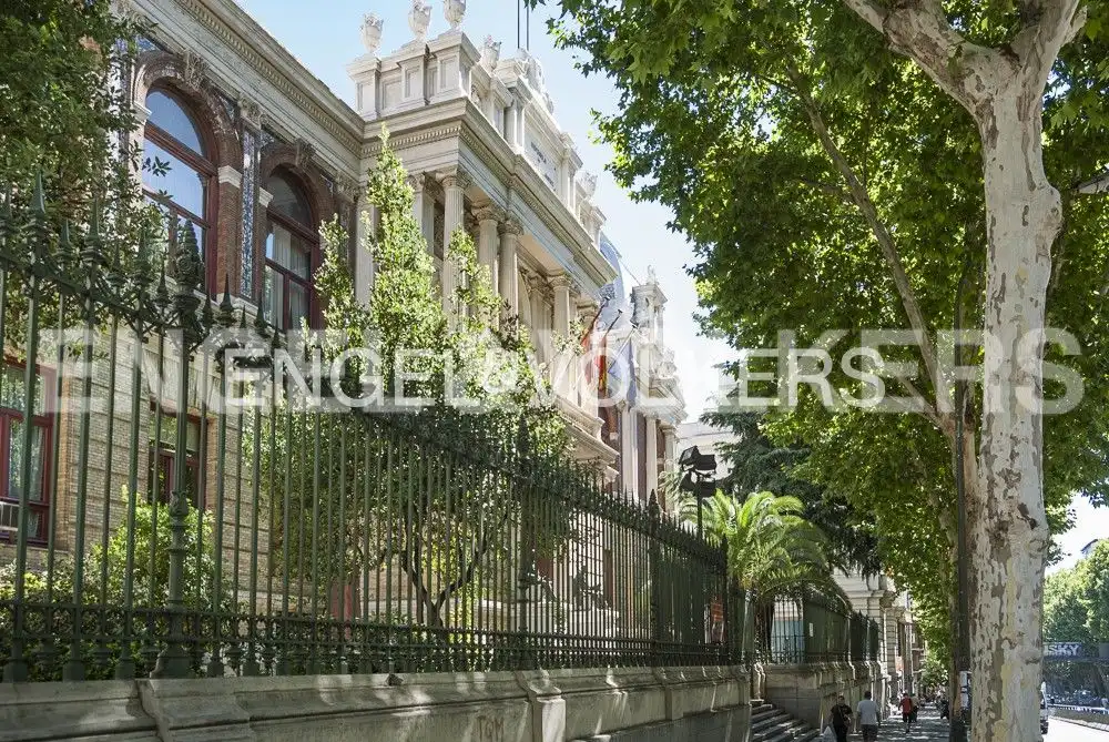 Apartament de lloguer a Calle de San Aquilino, Almenara -Ventilla