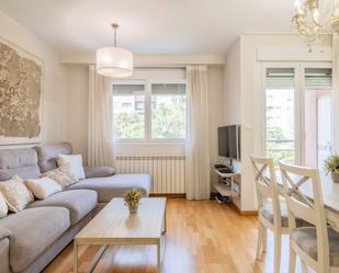 Sala d'estar de Apartament de lloguer en  Zaragoza Capital amb Terrassa i Balcó