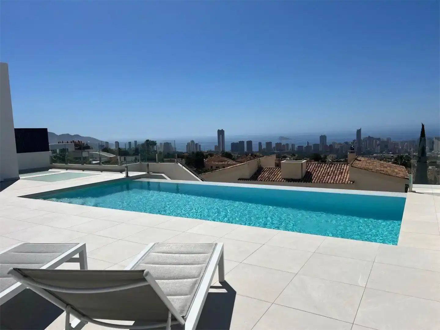 Piscina de Casa o chalet de alquiler en Benidorm con Aire acondicionado, Jardín privado y Trastero