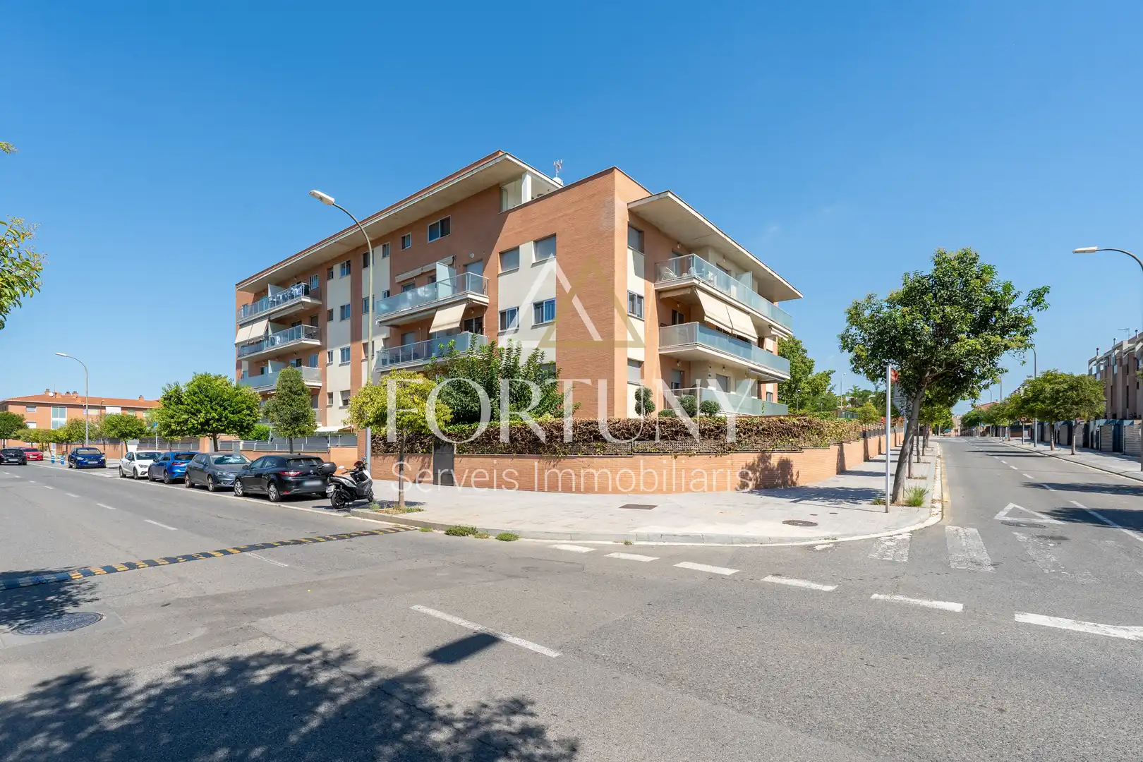Exterior view of Flat for sale in Reus  with Air Conditioner, Swimming Pool and Balcony