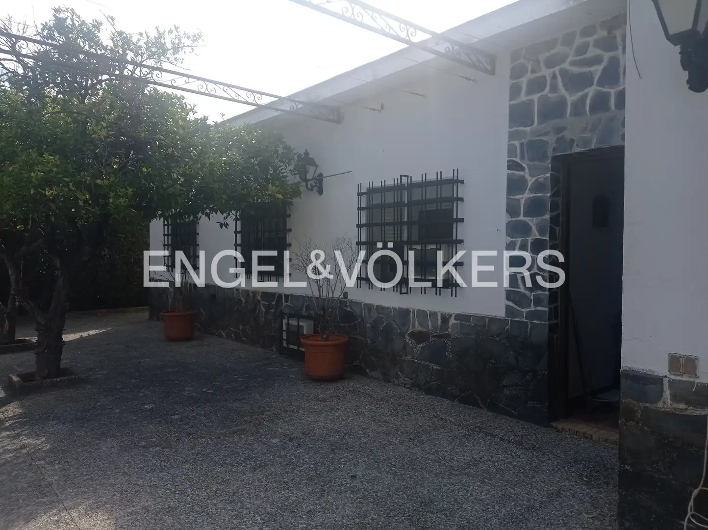 Vista exterior de Casa o chalet en venta en Dos Hermanas con Calefacción, Jardín privado y Terraza