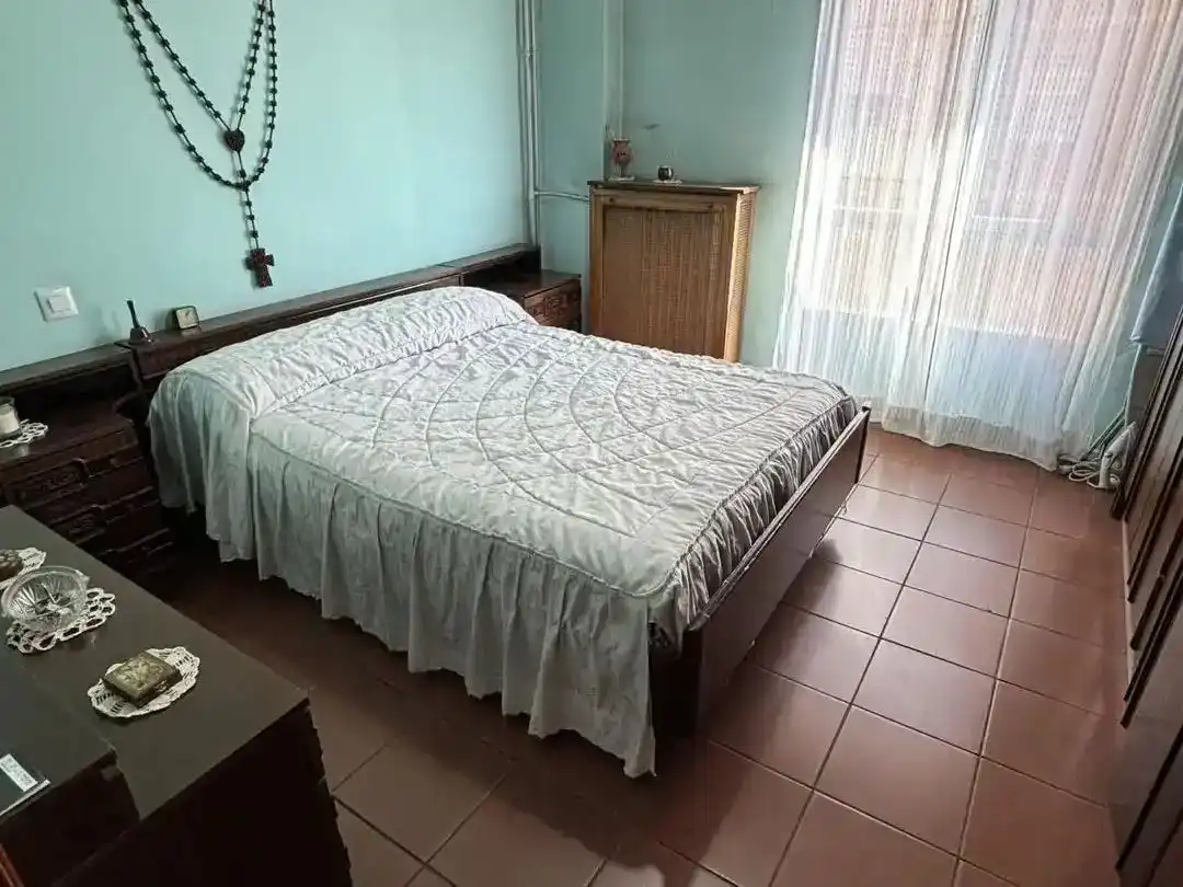 Habitación de Piso en venta en  Madrid Capital con Aire acondicionado y Balcón