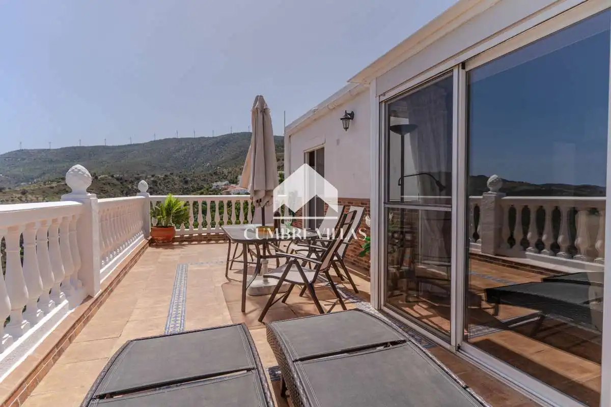 Terrassa de Casa o xalet en venda en Lújar amb Jardí privat, Terrassa i Internet