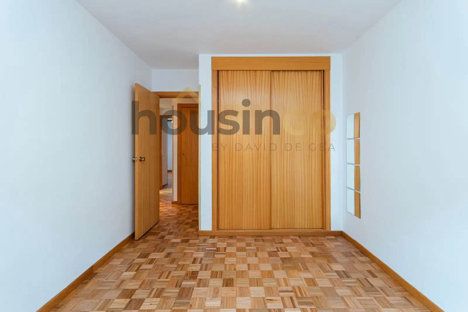 Bedroom of Flat for rent in Madrid  with Air Conditioner, Heating and Storage room