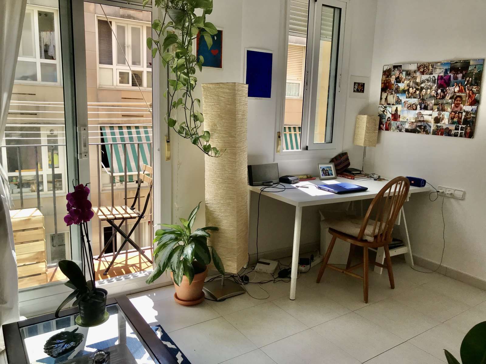 Balcony of Study to share in  Barcelona Capital  with Air Conditioner and Terrace