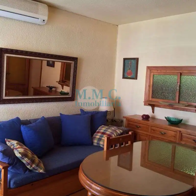 Sala de estar de Piso en venta en Roquetas de Mar con Aire acondicionado, Terraza y Piscina comunitaria