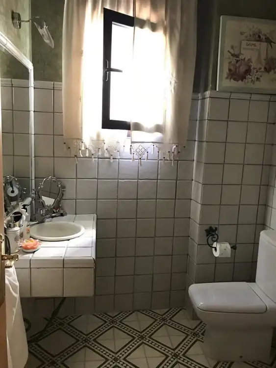 Bathroom of Flat for sale in Lora del Río  with Air Conditioner, Heating and Furnished