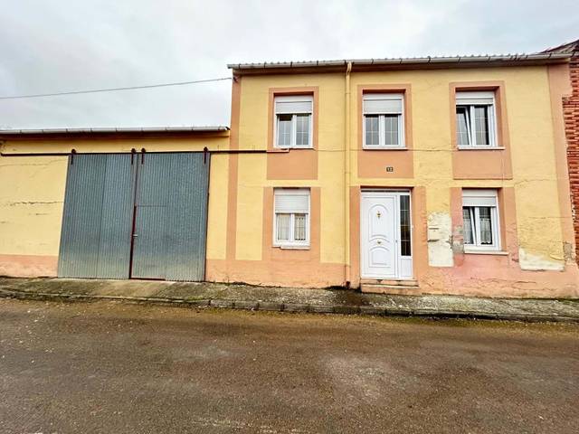 Edificio en Venta en San Cristóbal de la Polantera