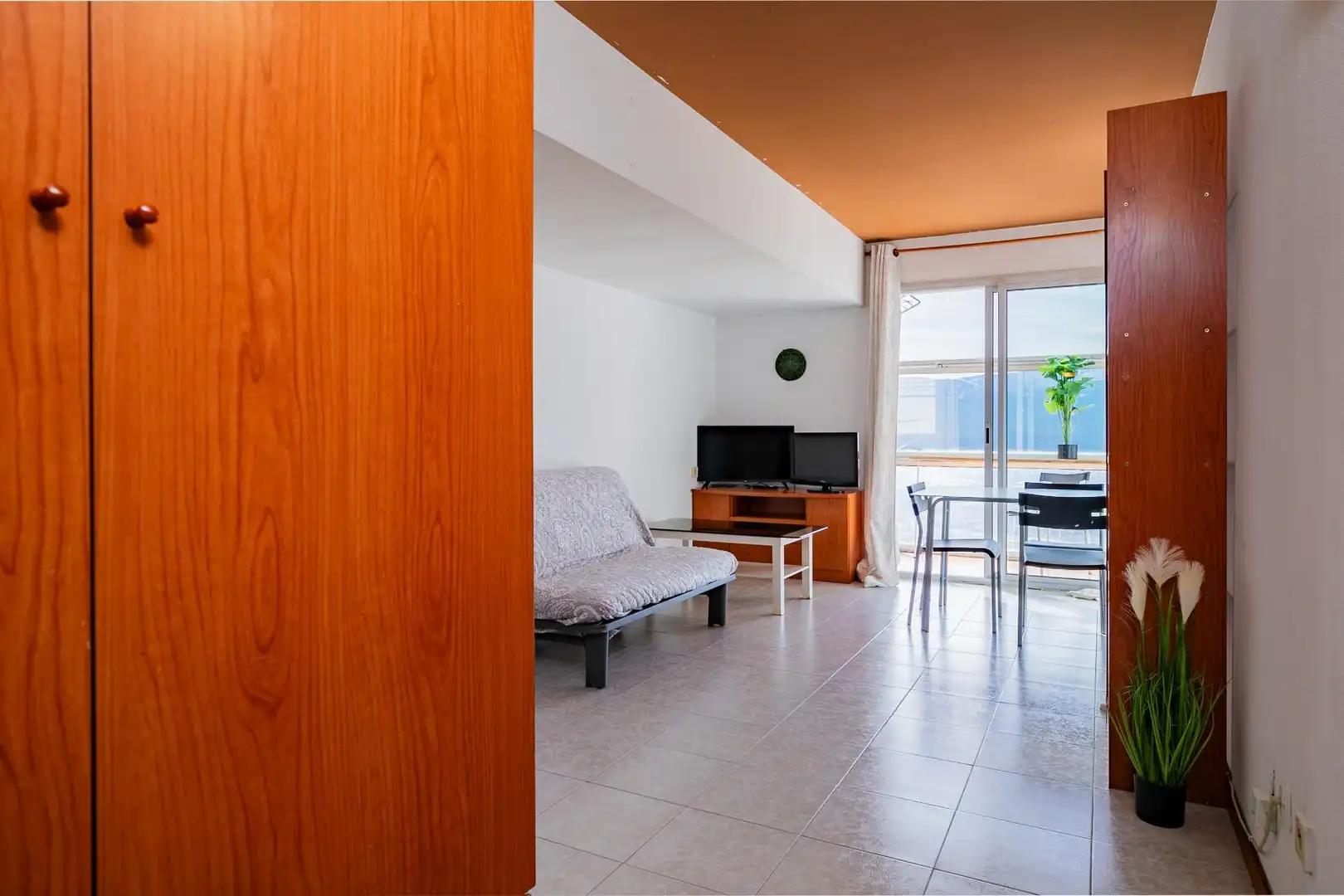 Living room of Study for sale in Jaca  with Heating and Balcony