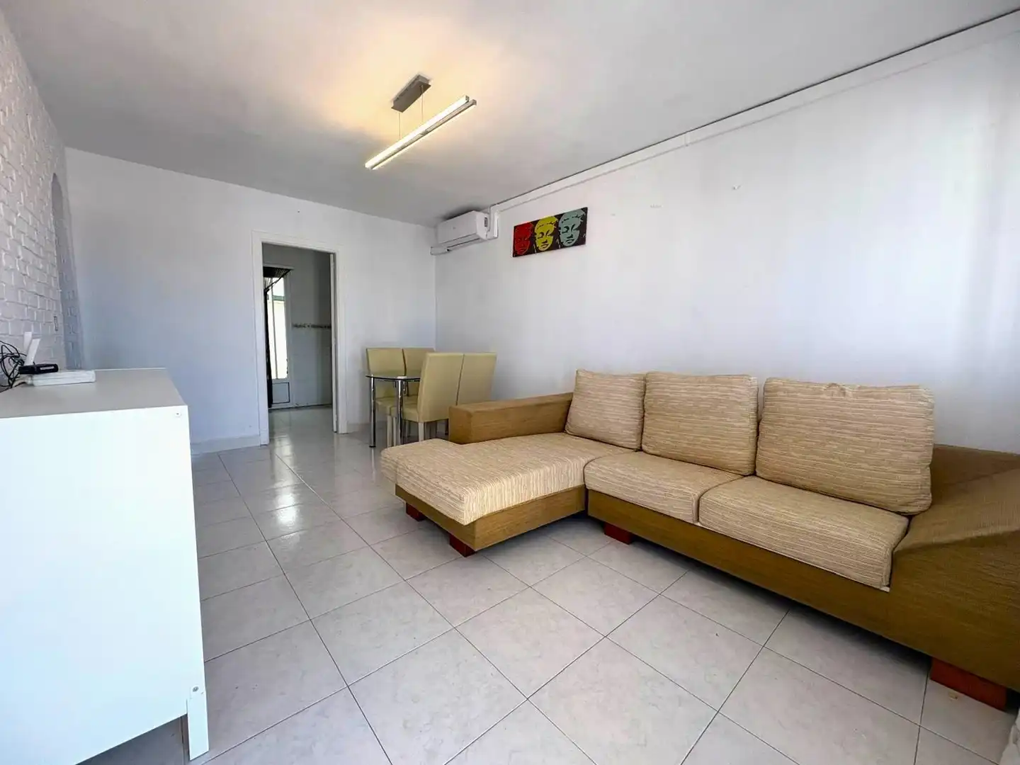 Sala d'estar de Casa o xalet en venda en Torrevieja amb Moblat i Piscina comunitària