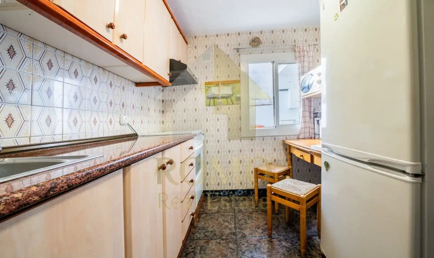 Cocina de Edificio en venta en Santa Perpètua de Mogoda