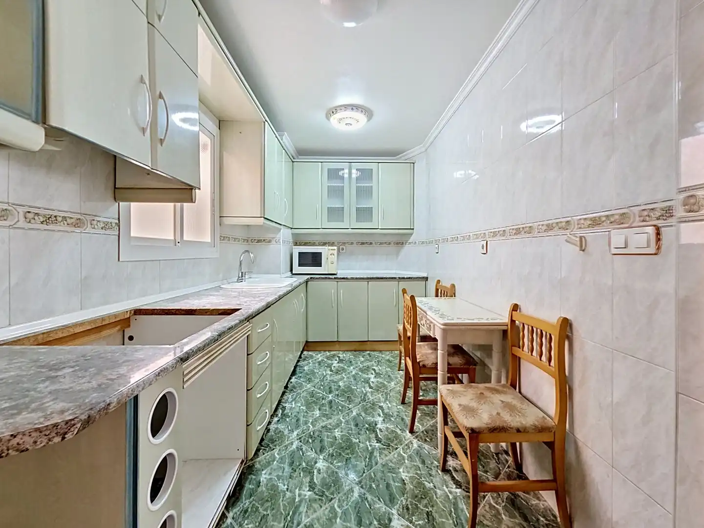 Kitchen of Flat for sale in Granada  with Heating