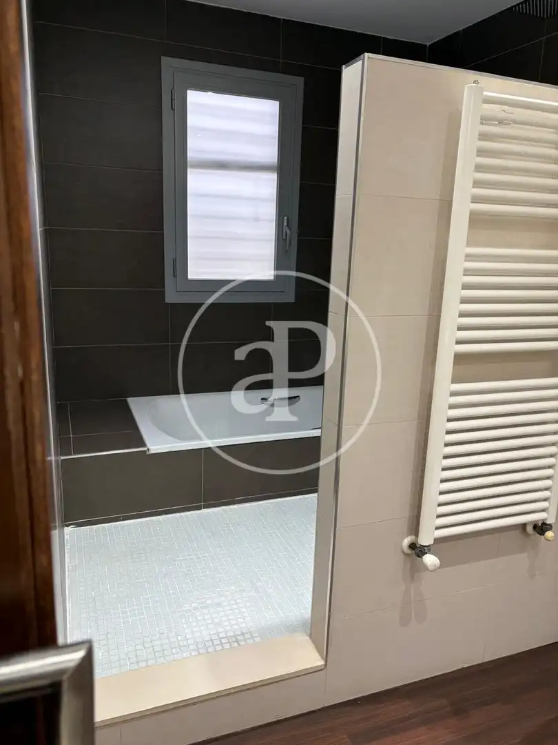 Bathroom of Houses for rent in Torrent  with Air Conditioner, Heating and Private garden