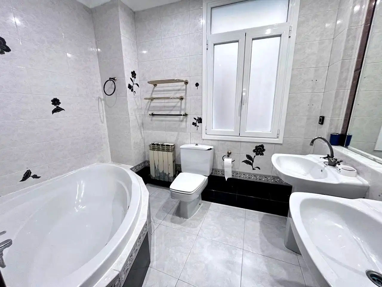 Baño de Piso en venta en Vitoria - Gasteiz con Calefacción, Trastero y Amueblado