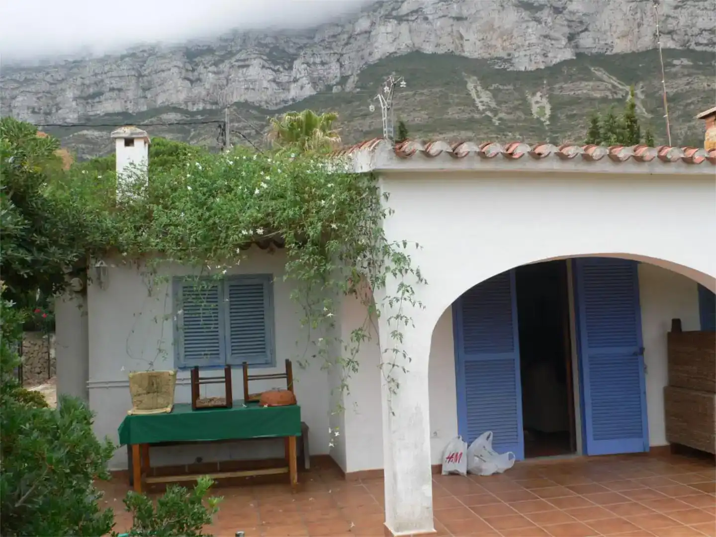 Vista exterior de Casa o chalet para compartir en Dénia con Jardín privado y Amueblado