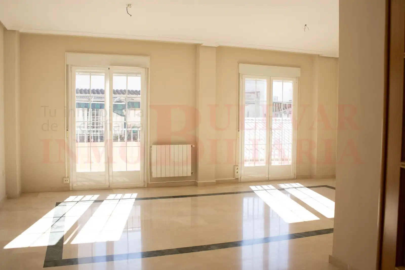 Sala d'estar de Pis en venda en Jaén amb Aire condicionat, Calefacció i Traster