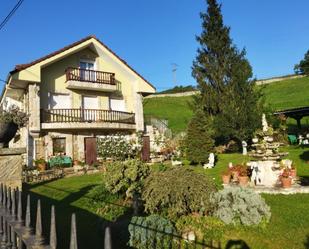 Jardí de Casa o xalet en venda en San Felices de Buelna amb Calefacció, Parquet i Traster