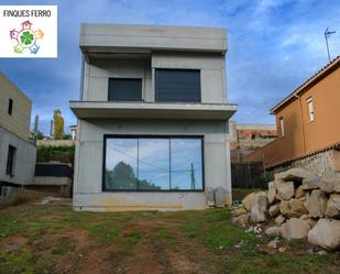 Vista exterior de Casa o xalet en venda en Bigues i Riells amb Aire condicionat, Calefacció i Jardí privat