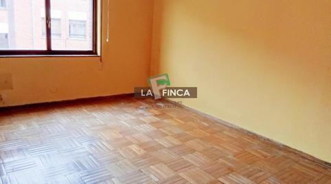 Foto 3 de Piso en venta en Tenderina, Fozaneldi - Tenderina, Asturias