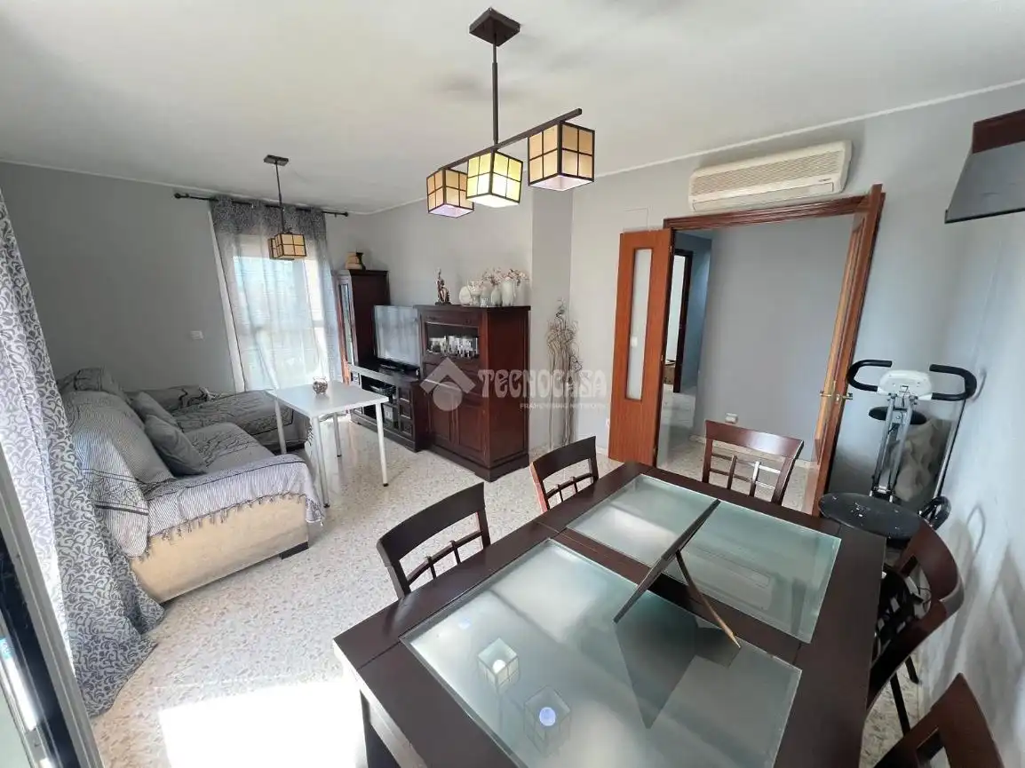 Habitación de Piso en venta en Dos Hermanas con Terraza