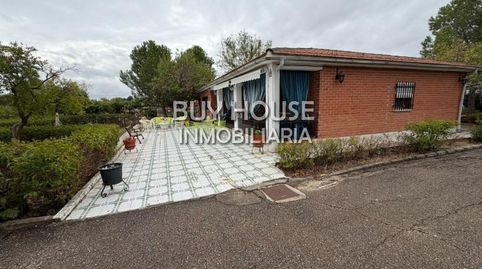 CHALET INDEPENDIENTE EN YELES  URBANIZACIÓN CISNEROS  PARCELA DE 2.500 M2 Y PISCINA PRIVADA, imagen 2