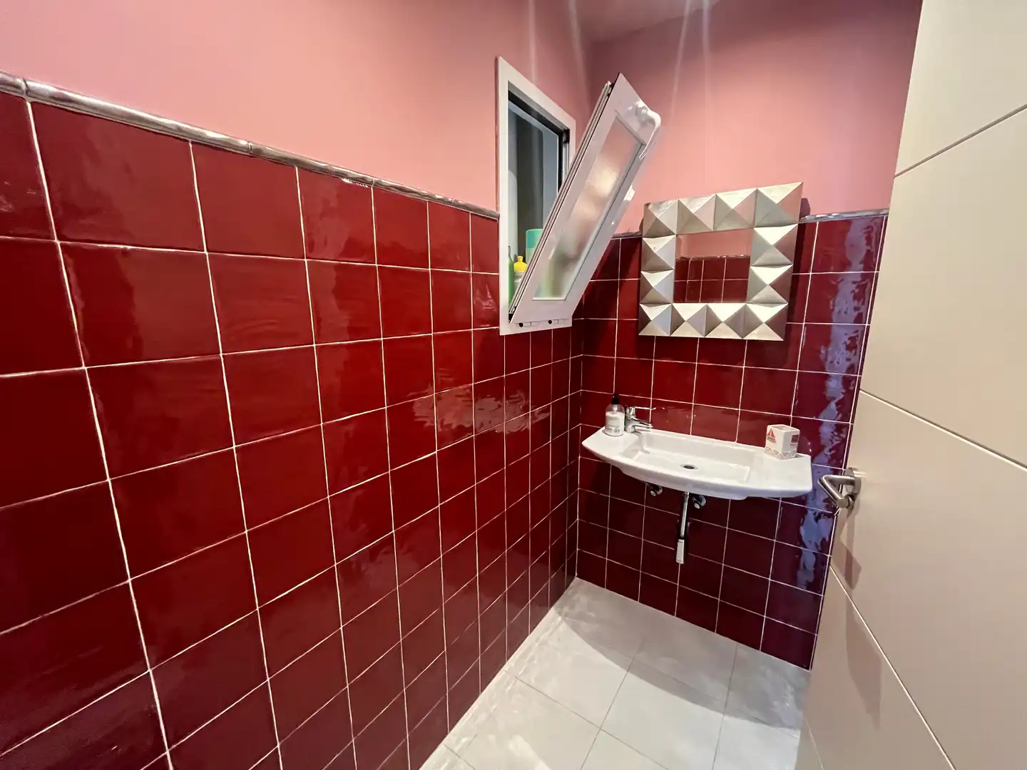 Badezimmer von Maisonette zur Miete in Marbella mit Klimaanlage, Terrasse und Möbliert
