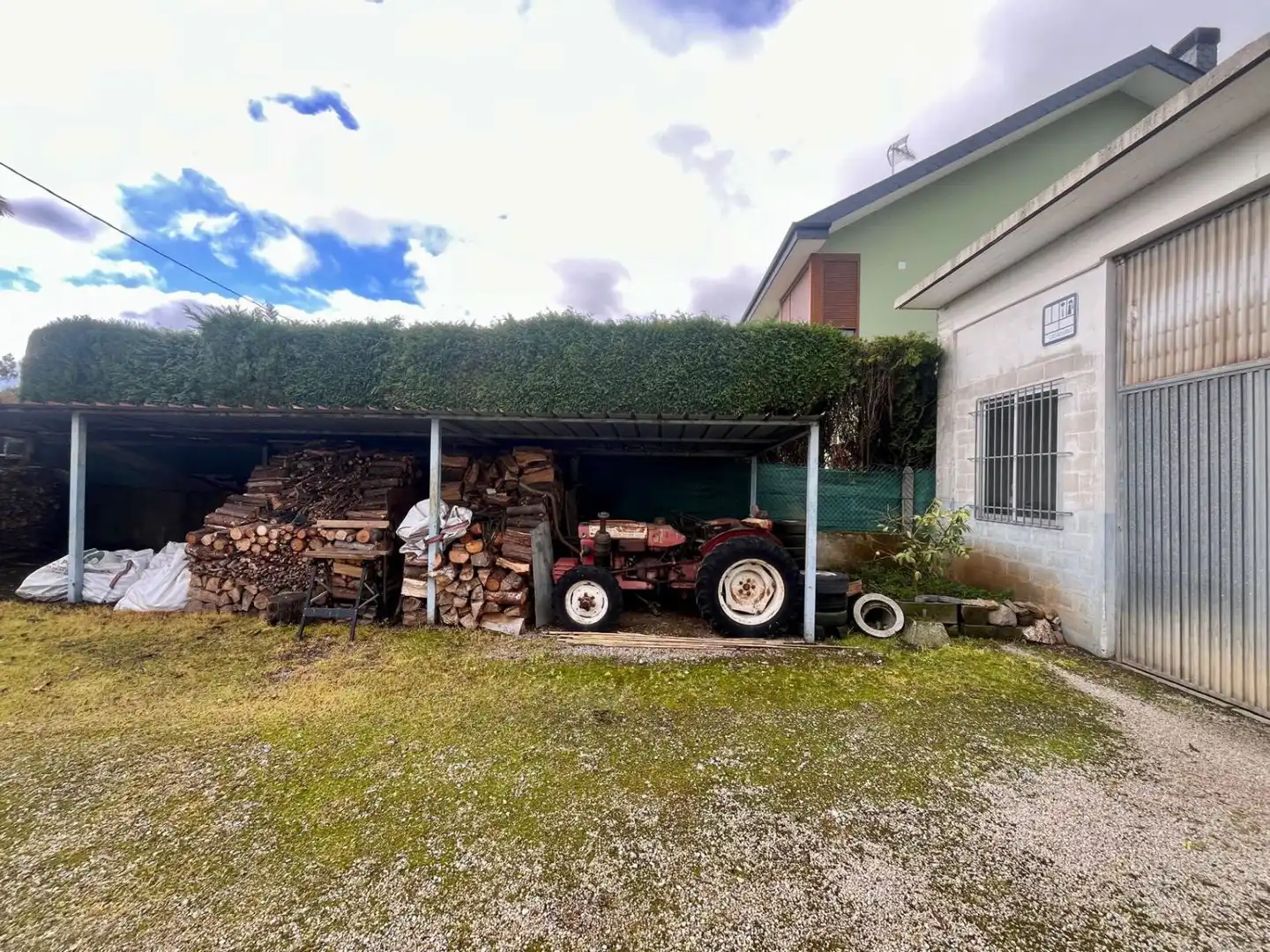 Aparcament de Casa o xalet en venda en Carballo amb Calefacció