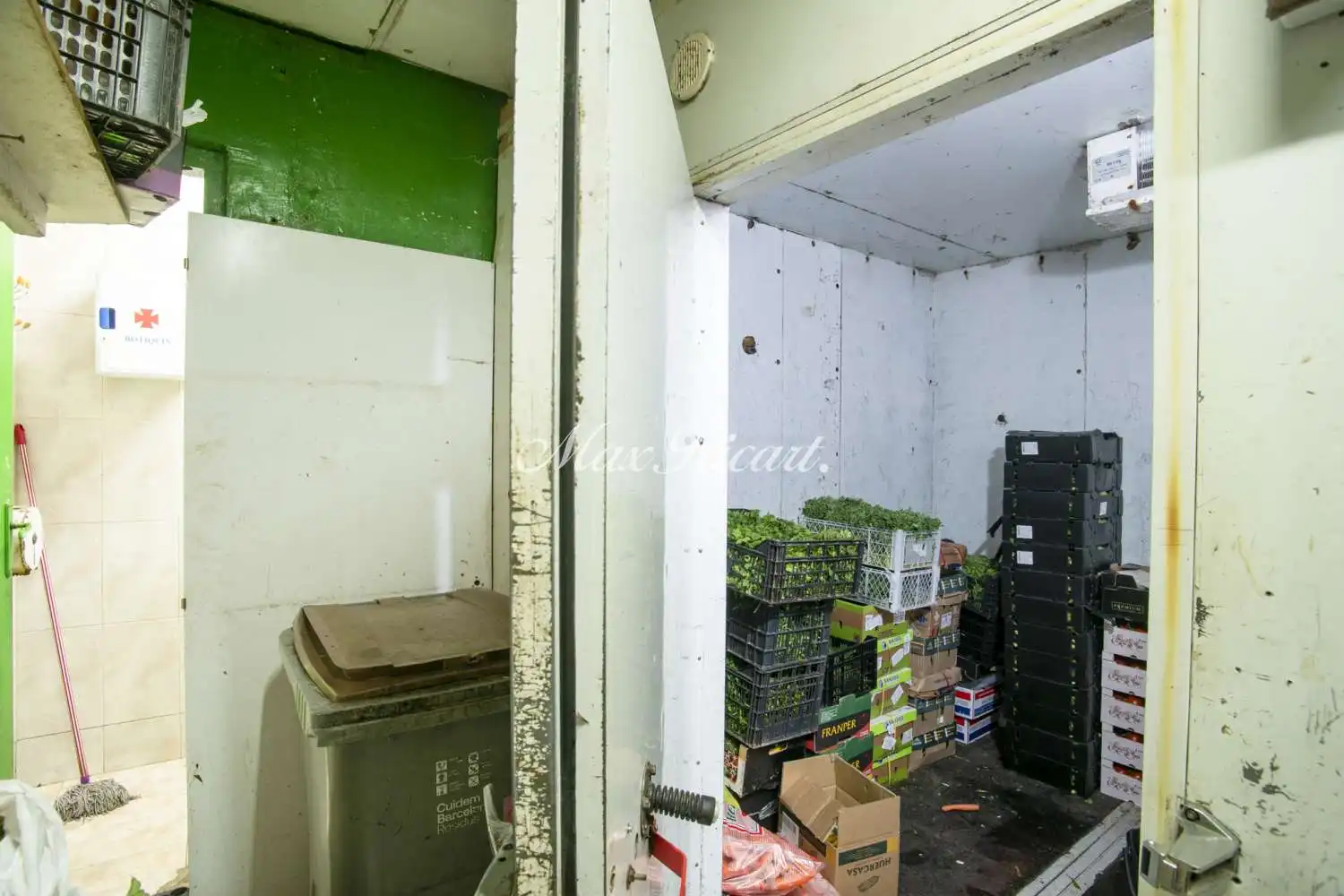 Local en venta en Barcelona con Calefacción y Amueblado