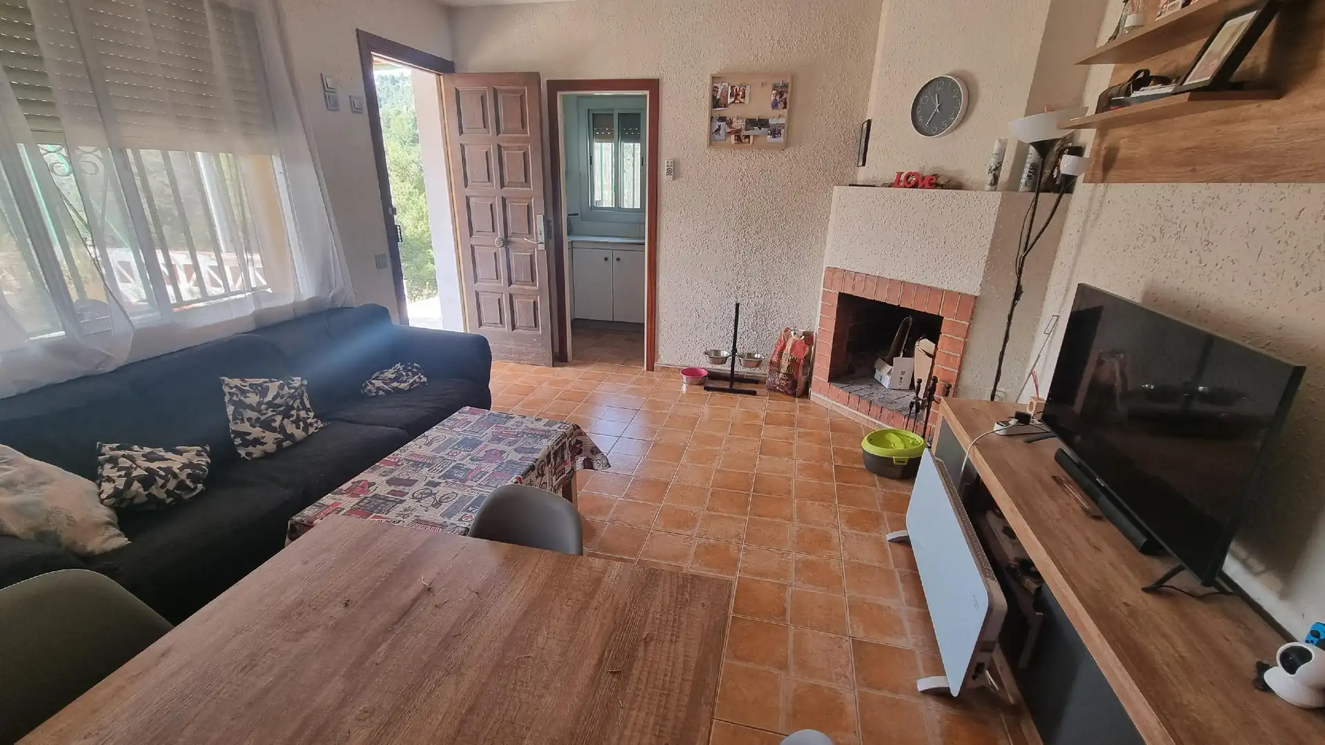 Sala de estar de Casa o chalet en venta en Vallirana con Aire acondicionado, Terraza y Piscina