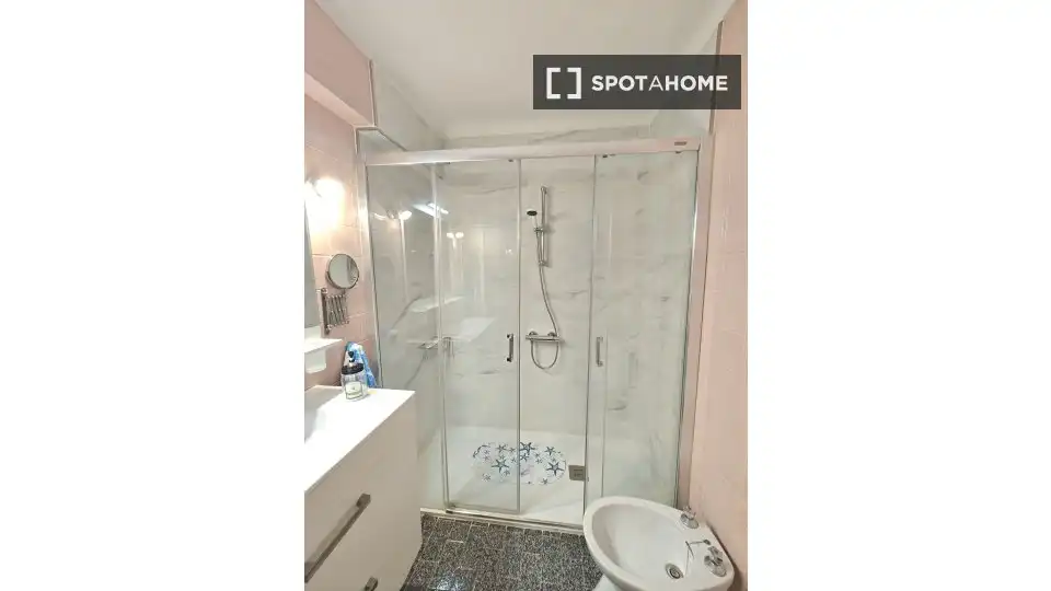 Bany de Apartament per a compartir en Leioa amb Aire condicionat, Calefacció i Terrassa