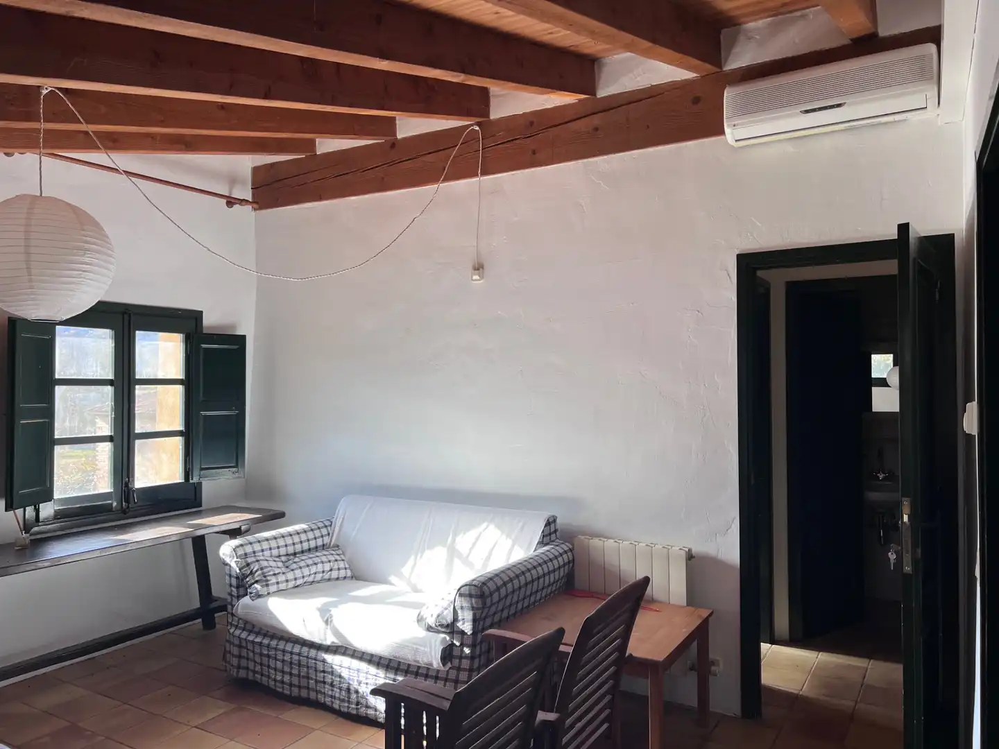 Sala d'estar de Finca rústica en venda en Mieres (Girona) amb Aire condicionat, Jardí privat i Parquet