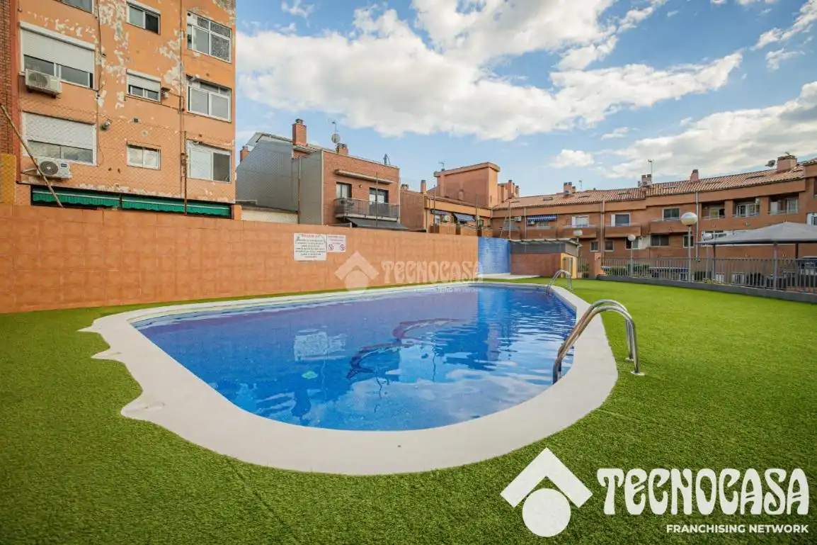 Swimming pool of Flat for sale in Sant Boi de Llobregat  with Air Conditioner, Heating and Terrace