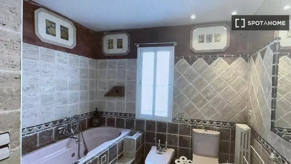 Bany de Apartament per a compartir en Madrid amb Aire condicionat, Calefacció i Terrassa